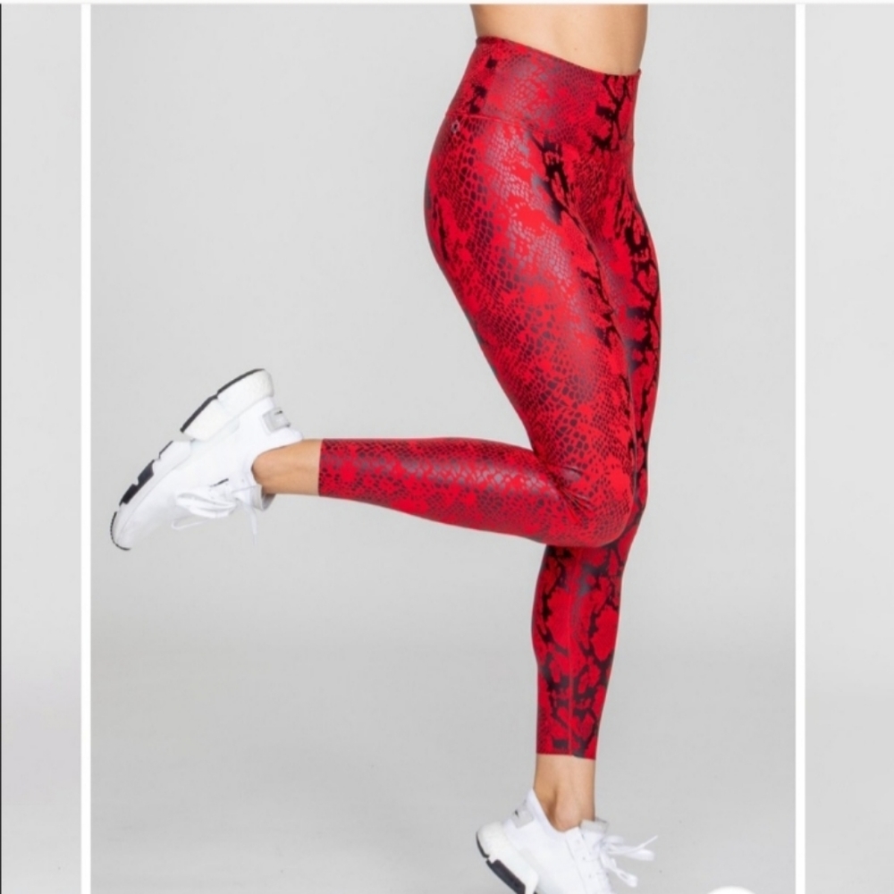 🌸 New AR-33 Red Black Mamba Snakeskin High Rise Leggings Sz Medium M